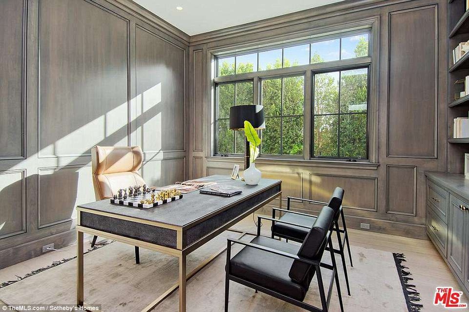 Ben Affleck chi gần 20 triệu USD mua nhà sang - 12 Ben Affleck chi gần 20 triệu USD mua nhà sang - 12