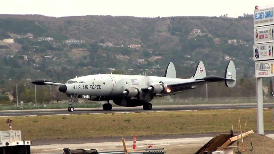 Máy bay EC-121 Warning Star (Ảnh: Youtube)