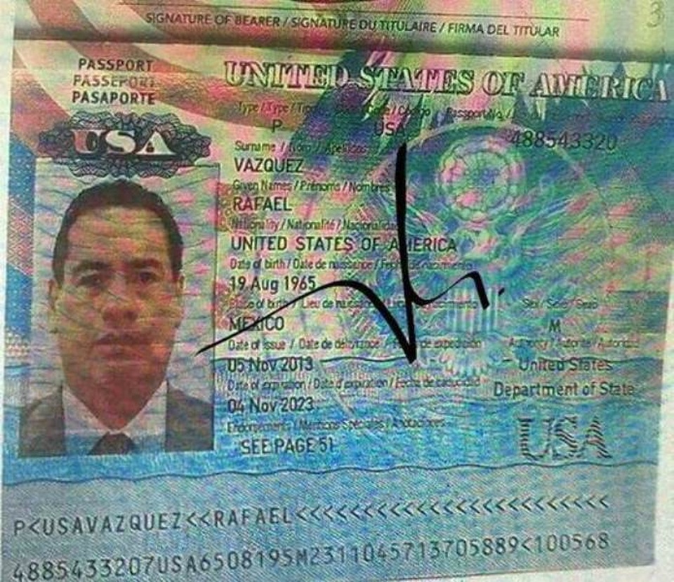 Chuyển hồ sơ cho FBI vụ “tỷ phú” rởm từ Mỹ sang Việt Nam lừa đảo - 1
Hộ chiếu của tỷ phú rởm Rafael Vazquez Flores