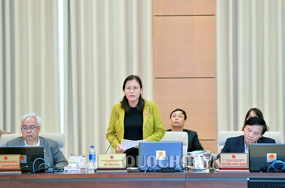 Siết điều kiện, đảm bảo “tính vô tư” trong đặc xá, tha tù - 1 Chủ nhiệm UB Tư pháp Lê Thị Nga chủ trì việc thẩm tra dự án luật