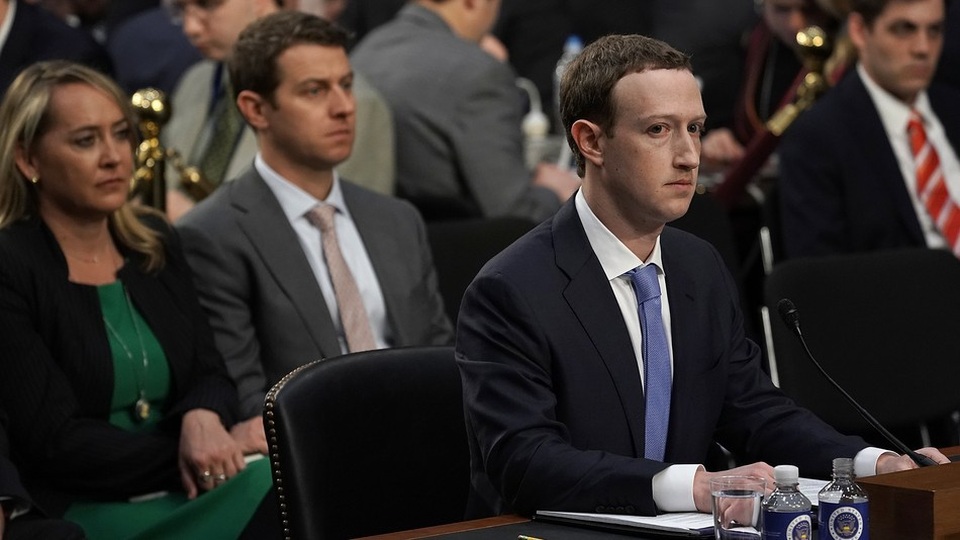 Mark Zuckerberg hé lộ khả năng thu phí người dùng trên Facebook - 1 Facebook có thể sẽ có phiên bản thu phí trong thời gian tới?