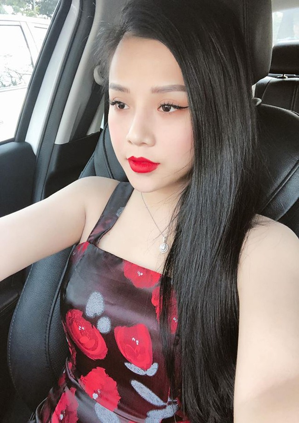 Hé lộ bạn gái siêu xinh của thủ môn Văn Lâm - 7
Thương Võ từng nổi như cồn trên mạng xã hội vào cuối năm 2016 khi là cổ động viên cho đội tuyển nước nhà trong trận bán kết AFF Cup với đội Indonesia.