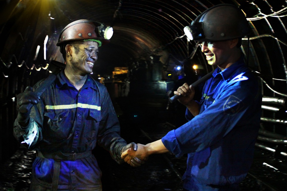 Qúy I/2018, lợi nhuận TKV đạt 900 tỷ, bằng 45% kế hoạch năm. - 3
Thợ lò - phút giao ca