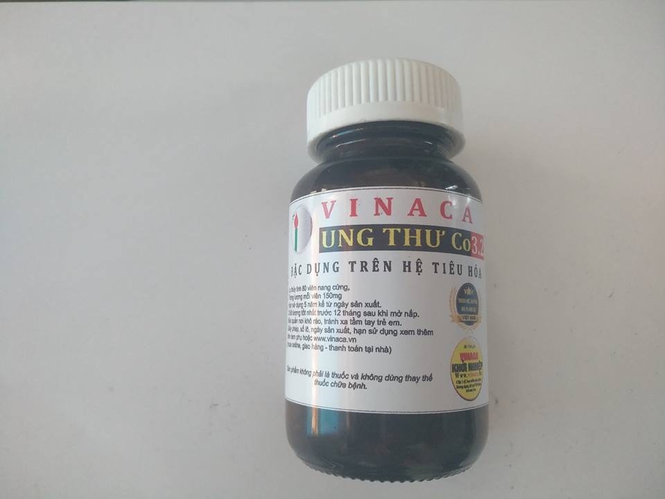 Lúng túng xử lý thuốc trị ung thư bằng bột than tre? - 1
Được bày bán tràn lan trên thị trường, trước khi bị lực lượng chức năng phanh phui, người tiêu dùng mua nhưng không hề biết là đang sử dụng sản phẩm rởm (ảnh H.H.)