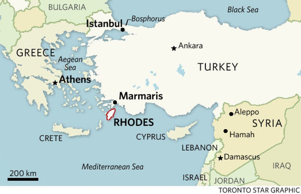 Nga tiết lộ lý do đưa tàu rời cảng Syria sau cảnh báo tấn công của Mỹ - 2 Vị trí của đảo Crete rất gần Syria (Ảnh: Google maps)