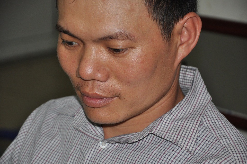 Nghẹn ngào cảnh hai vợ chồng ung thư chăm nhau trong nước mắt - 7 Cho vợ về là đồng nghĩa với cái chết nên anh Trung không làm được.