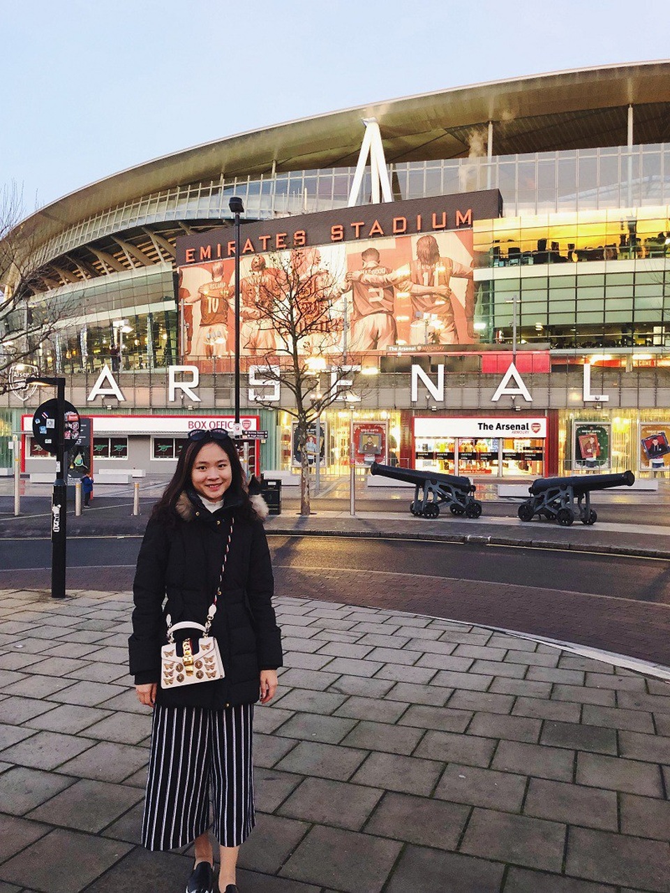Nữ du học sinh “dành cả thanh xuân” để khám phá các sân bóng nổi tiếng - 6 Emirates- Arsenal (Anh)