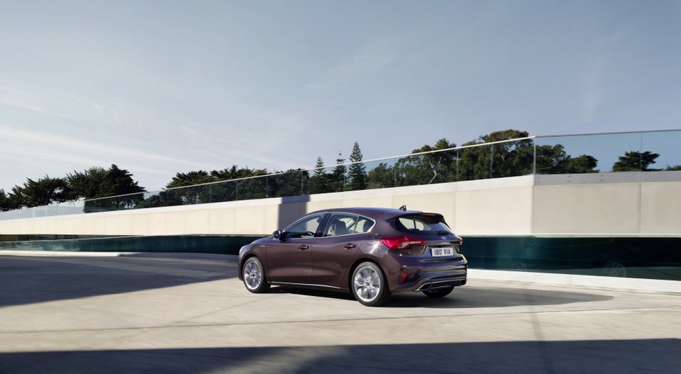 Ford Focus thế hệ mới - Thanh lịch hơn, hiện đại hơn - 10 Ford Focus thế hệ mới - Thanh lịch hơn, hiện đại hơn - 10