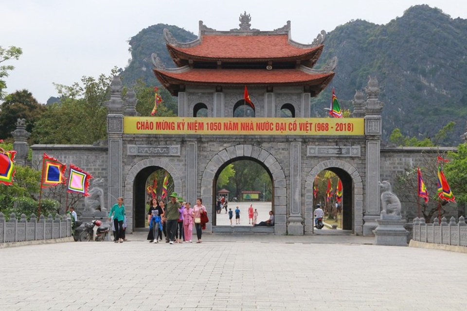 Ninh Bình: Sẵn sàng cho đại lễ 1050 năm nhà nước Đại Cồ Việt - 3 Khu di tích lịch sử văn hóa cố đô Hoa Lư đã được chuẩn bị sẵn sàng cho dịp đại lễ.