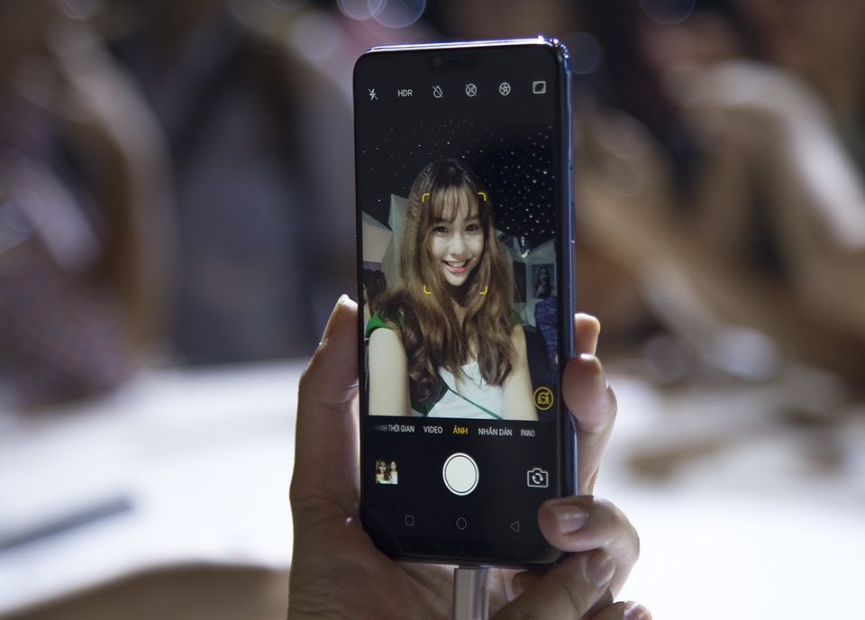 Oppo F7 "tai thỏ" với camera trước 25MP có giá gần 8 triệu đồng tại Việt Nam - 4 Oppo F7