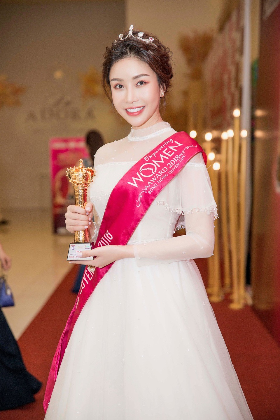Hoa hậu Lam Cúc được vinh danh “Bông hồng quyền lực 2018” - Ảnh 5. Hoa hậu Lam Cúc được vinh danh “Bông hồng quyền lực 2018” - Ảnh 5.