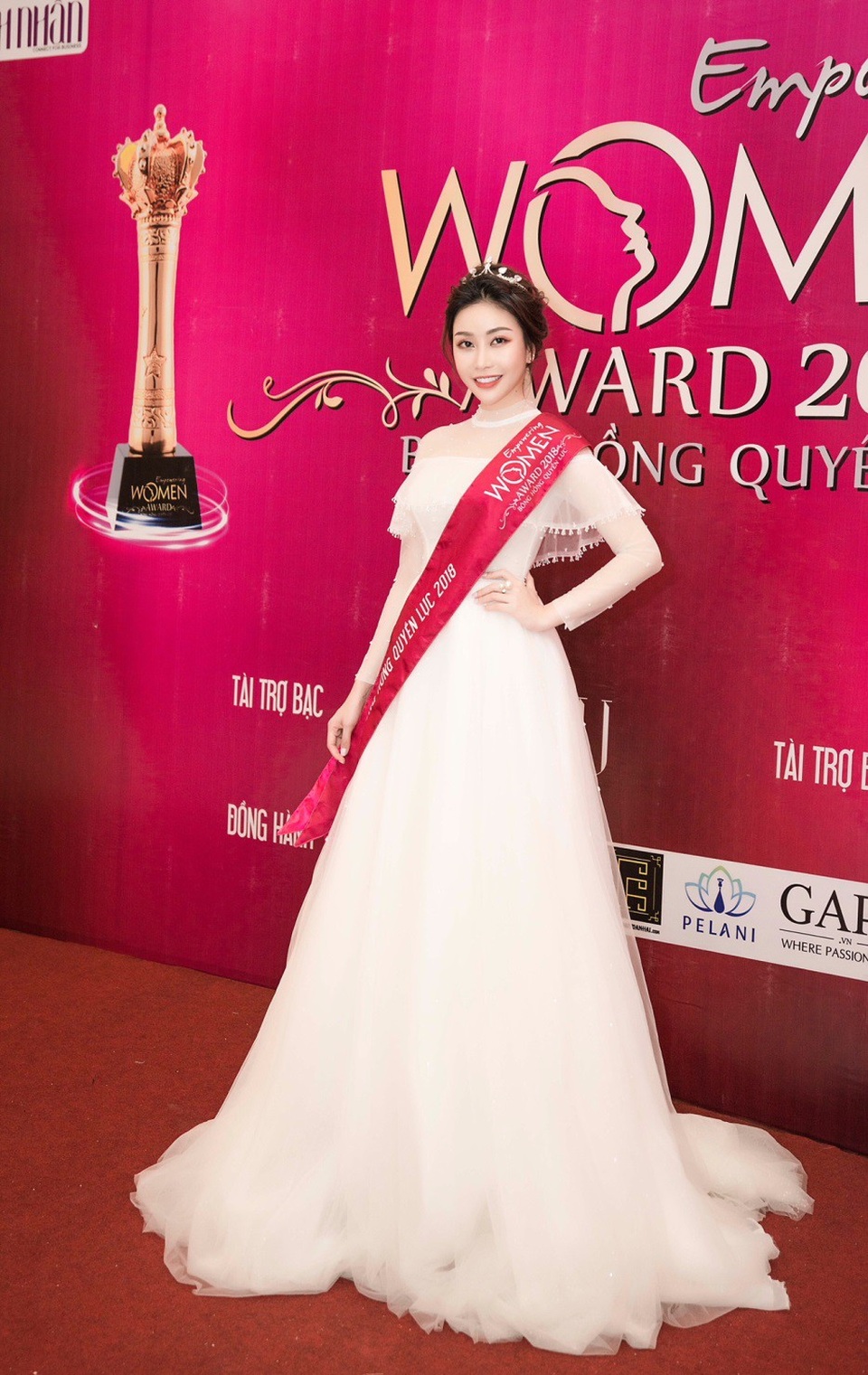 Hoa hậu Lam Cúc được vinh danh “Bông hồng quyền lực 2018” - Ảnh 6. Hoa hậu Lam Cúc được vinh danh “Bông hồng quyền lực 2018” - Ảnh 6.