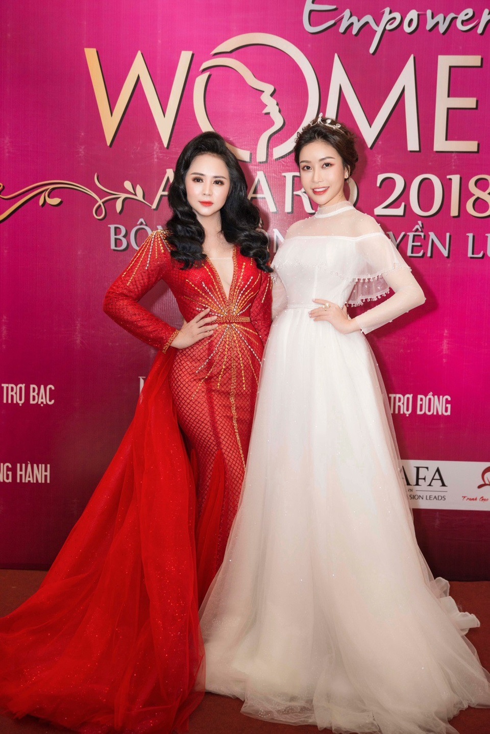 Hoa hậu Lam Cúc được vinh danh “Bông hồng quyền lực 2018” - Ảnh 8. Hoa hậu Lam Cúc được vinh danh “Bông hồng quyền lực 2018” - Ảnh 8.