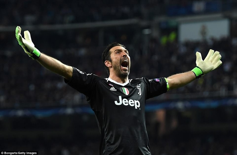 Những khoảnh khắc Real Madrid hút chết trước Juventus tại Bernabeu - 22
Buffon đã có những thời khắc hy vọng về cơ hội Juve đi tiếp ở Champions League