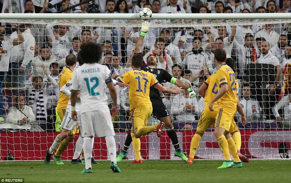 Những khoảnh khắc Real Madrid hút chết trước Juventus tại Bernabeu - 5
Thủ thành Buffon đã chơi đầy tập trung trong cả trận đấu đêm qua
