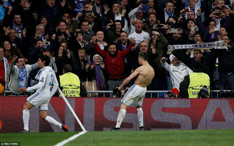 Những khoảnh khắc Real Madrid hút chết trước Juventus tại Bernabeu - 26
CR7 đã lập kỷ lục khi ghi bàn ở 11 trận đấu liên tục tại Champions League