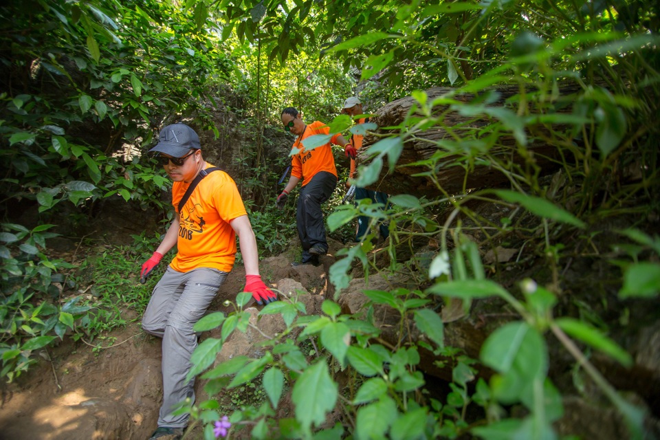 Tại Quảng Bình, Victor Vũ quay tại khu vực Phong Nha, Tú Làn, Quy Đạt, Bố Trạch, Tuyên Hóa, Minh Hóa, Đồng Hới… Với sự hỗ trợ của đơn vị chuyên tổ chức du lịch thám hiểm Quảng Bình, Victor Vũ cùng hơn 150 người trong ê-kíp đã chinh phục những bối cảnh hoang sơ, kỳ vĩ và hiểm trở bậc nhất để cho ra đời những thước phim đẹp tuyệt. 