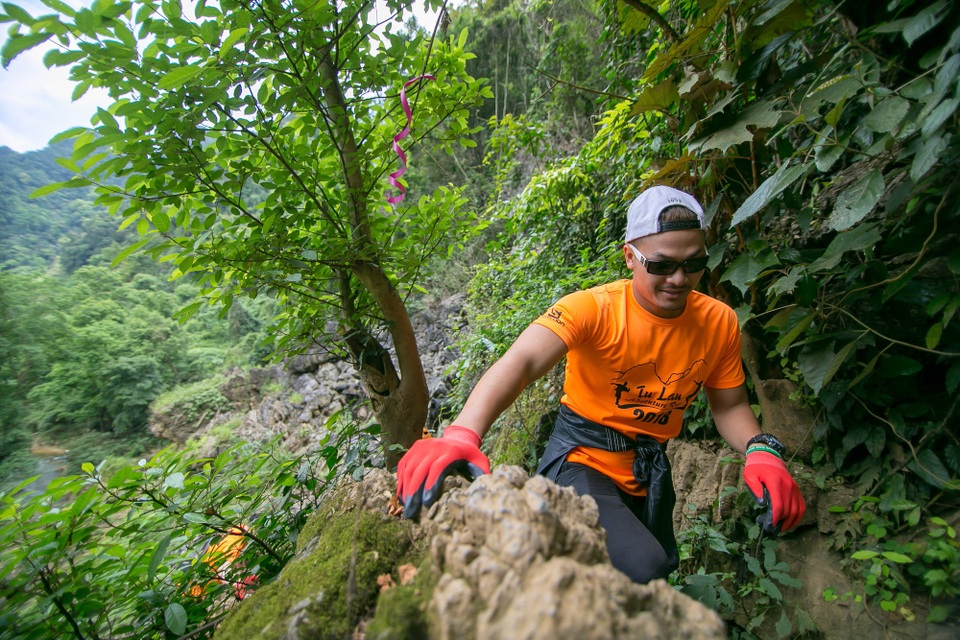 Kết thúc bối cảnh này, đoàn phim tiếp tục tiến về phía Bắc nơi có những ngôi làng cổ nhất Việt Nam để ghi hình lại những khung cảnh toát lên vẻ đẹp văn hoá từ thời kì Phong kiến và Pháp thuộc. 