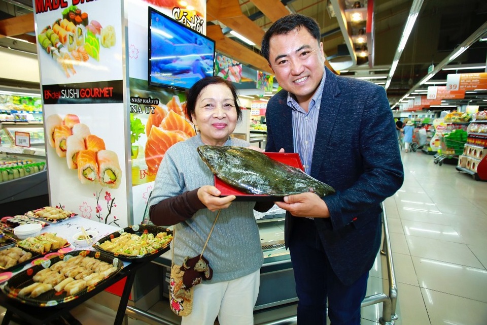 Thực khách này đã đi nhiều lần đến Hàn Quốc nhưng dường như chưa biết nhiều đến cá Bơn cũng như giá trị của nó