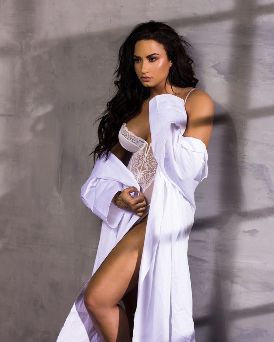 Những hình ảnh "bỏng mắt" của Demi Lovato - 7
Cô sẽ nghỉ xả hơi ít tuần trước khi khởi động các dự án mới