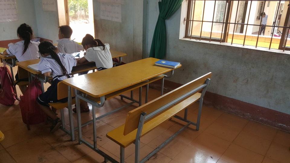 Học sinh lớp 1 bị thầy giáo đấm vào mặt, phải nhập viện - 4 Do quá sợ hãi nên đến nay cháu Nguyên vẫn không dám tới lớp