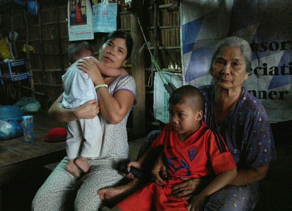 Cha đau không dám đi khám, nhường cho con đi viện - 3 Chồng mất sức sau tai nạn, con lớn bị bệnh hiểm nghèo, mẹ già, con nhỏ vừa sinh khiến gia đình chị Tám Thanh rơi vào cảnh cùng quẫn