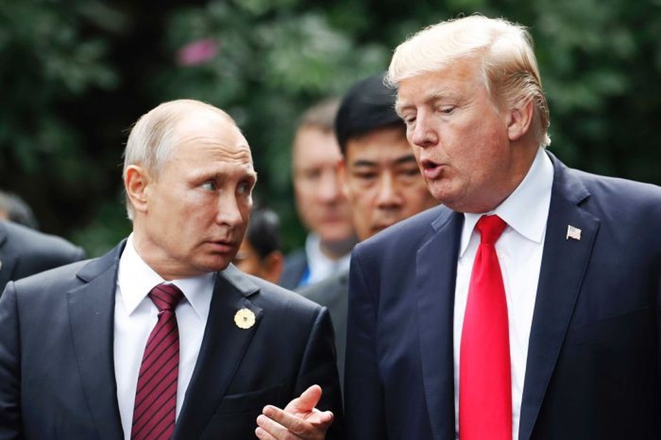 Ba kịch bản tấn công của Tổng thống Trump và tương lai của Syria - 2 Tổng thống Mỹ Donald Trump (phải) và người đồng cấp Nga Vladimir Putin (Ảnh: AP)
