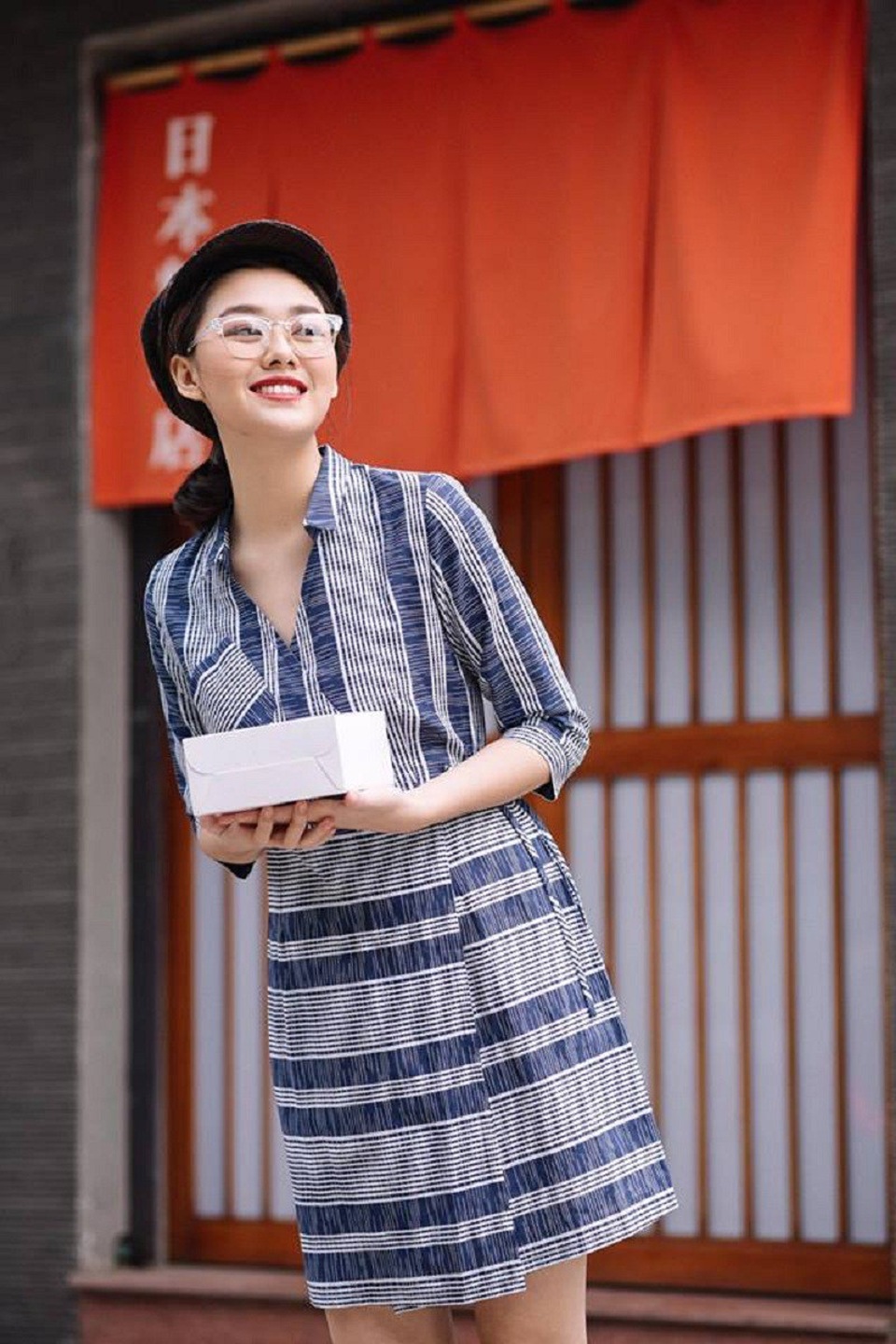 Nữ sinh 10x vừa học giỏi, vừa là mẫu ảnh "đắt show" - 9 10x quan điểm: “Em luôn muốn trở thành người năng động, sống tốt, làm được những điều mình thích và bản thân mình muốn gì là trên hết”.