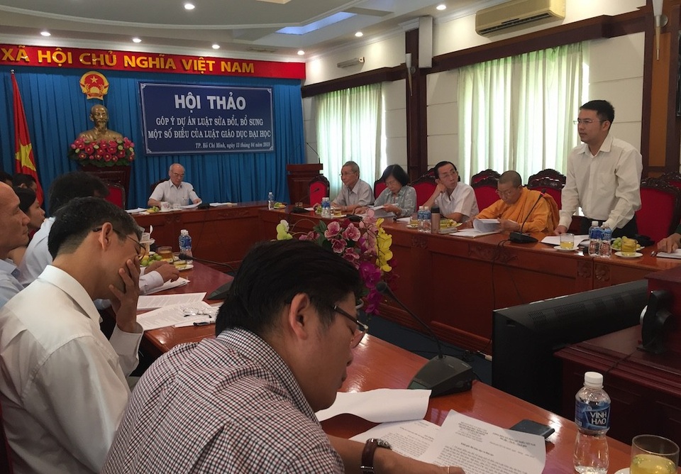 Nên đổi tên “Đại học Quốc gia” thành “Đại học tổng hợp”? - 1 Ông Trần Quốc Tú, đại diện Sở Tư pháp TPHCM phát biểu trong buổi hội thảo góp ý cho dự thảo Luật sử đổi, bổ sung một số điều của Luật giáo dục ĐH
