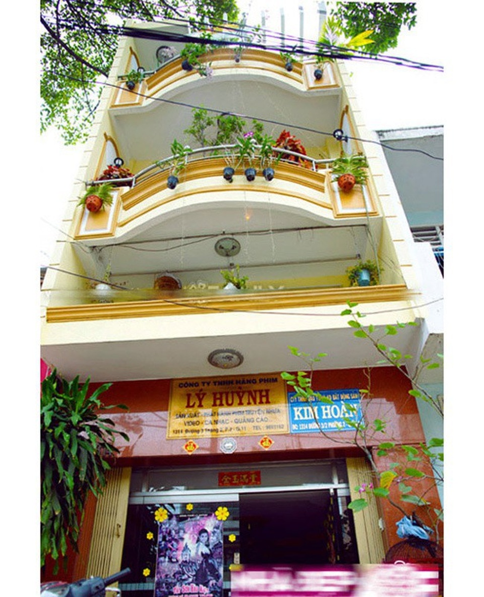 Lý Hùng và căn biệt thự triệu đô rộng 700 m2 khiến người xem mãn nhãn - 6 Lý Hùng và căn biệt thự triệu đô rộng 700 m2 khiến người xem mãn nhãn - 6