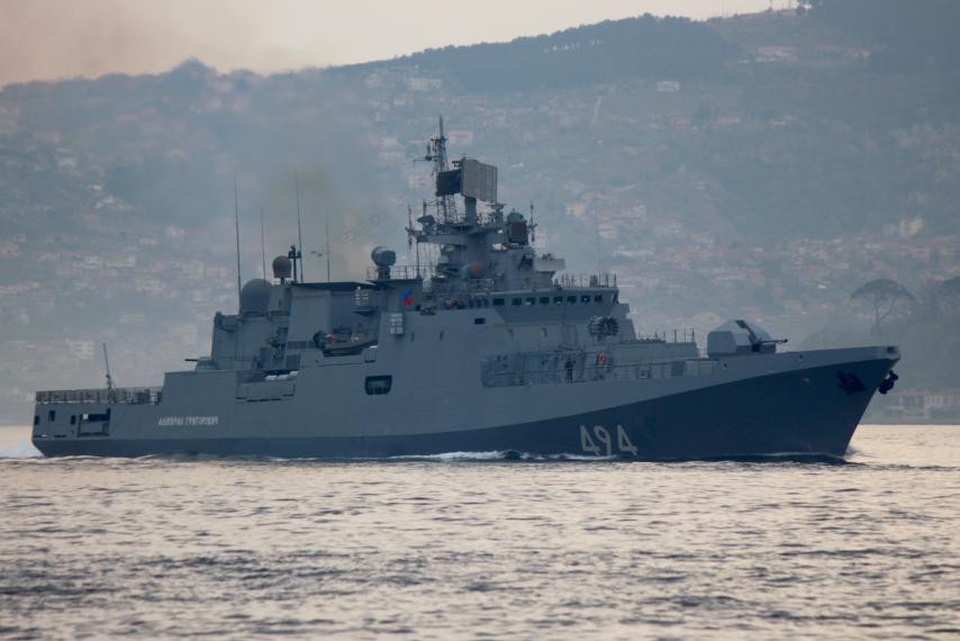 Nga bảo vệ Syria trước nguy cơ tấn công của Mỹ bằng cách nào? - 6 Tàu Đô đốc Grigorovich của Nga trên đường đến Địa Trung Hải năm 2017 (Ảnh: Reuters)