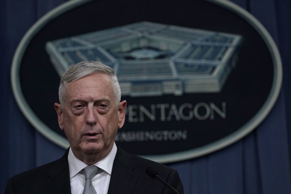 Mỹ và đồng minh dội hơn 100 tên lửa vào Syria - 4
Bộ trưởng Quốc phòng Mỹ Jim Mattis (Ảnh: Getty)
