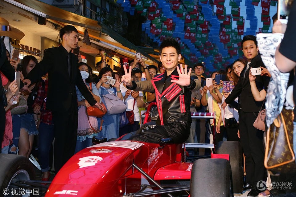 
Album mới nhất của Lâm Chí Dĩnh có tên là My Pride, được anh ra mắt trong tháng 3 vừa rồi. Anh tâm sự, trong thời gian tới, anh còn có ý định tổ chức một show diễn ca nhạc để tri ân người hâm mộ đã luôn ủng hộ sự nghiệp ca hát của anh suốt những năm qua. 
