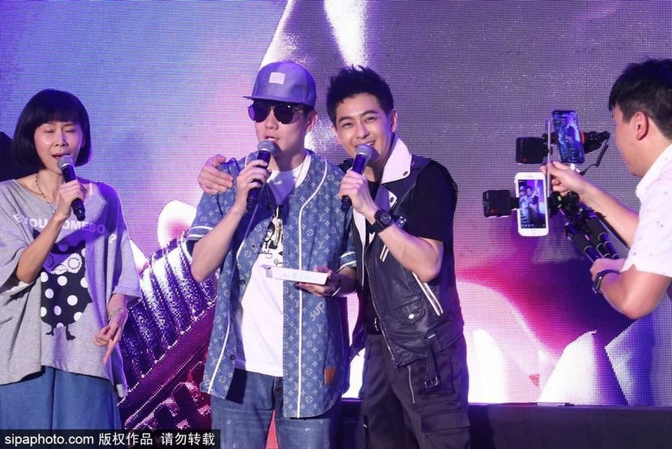 
Lâm Chí Dĩnh vẫn trẻ trung dù đã ngoài 40 tuổi. Anh xứng danh là mỹ nam không tuổi của làng giải trí xứ Đài.
