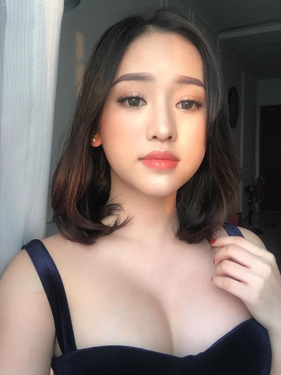 "Giật mình" vì Thúy Vi tăng cân, tung ảnh khoe vòng một lấp ló - 5 "Giật mình" vì Thúy Vi tăng cân, tung ảnh khoe vòng một lấp ló - 5