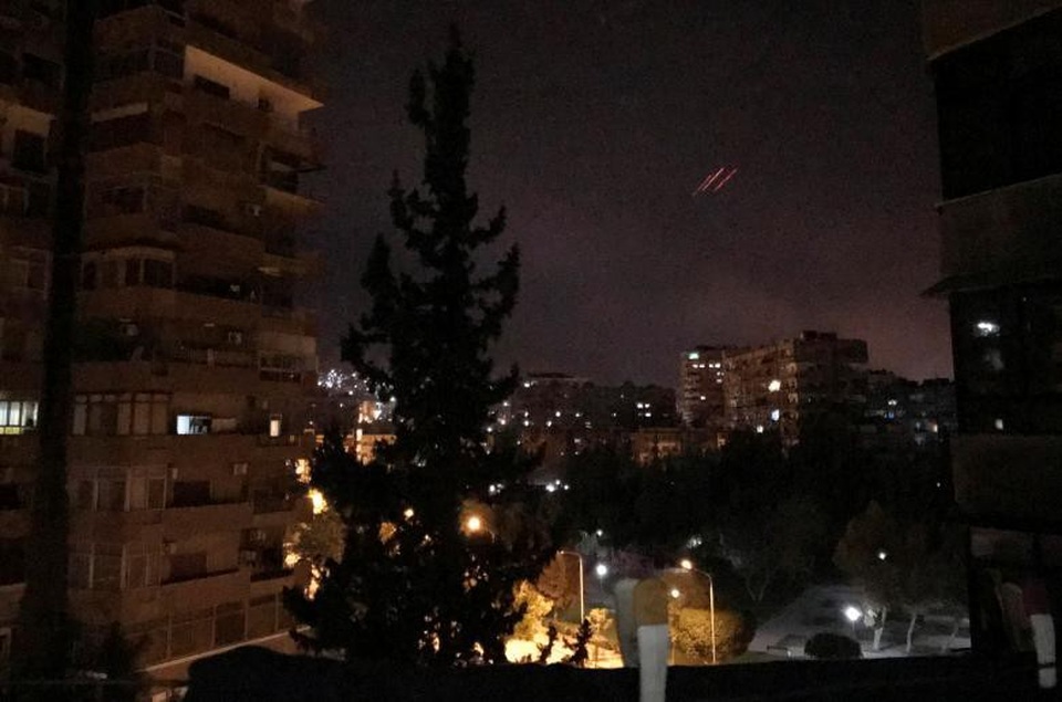 Tên lửa rực sáng bầu trời Syria sau lệnh tấn công của Tổng thống Trump - 9 Bộ trưởng Quốc phòng Mỹ Jim Mattis khẳng định Mỹ và các đồng minh chỉ nhắm mục tiêu tới các cơ sở bị nghi là lưu trữ vũ khí hóa học của Syria. (Ảnh: Reuters)