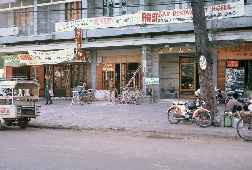 Hoài niệm với chùm ảnh đường phố Việt Nam những thập niên 1950, 1960 - 9 Đường phố Vũng Tàu trong Chiến tranh miền Nam (1960 - 1965)