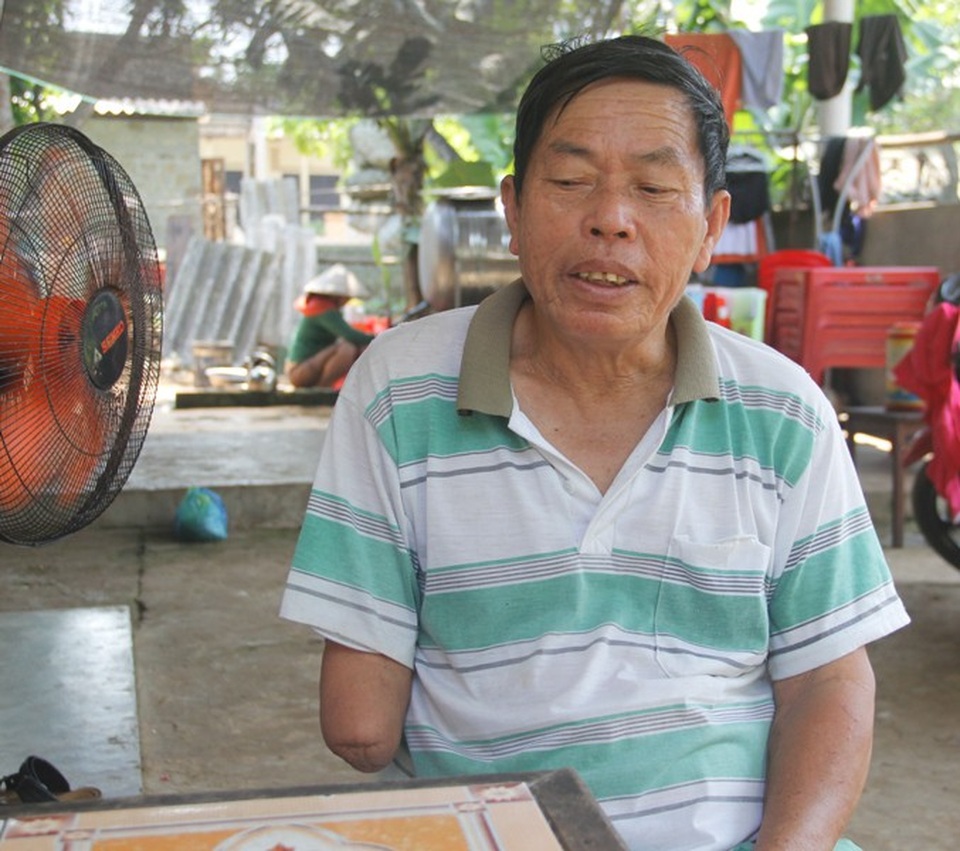 Những “kỳ nhân” làng biển: Băng qua mưa bom bão đạn chở bộ đội vượt sông - 1
Ông Thanh bị mất một tay do trúng pháo thời chiến tranh