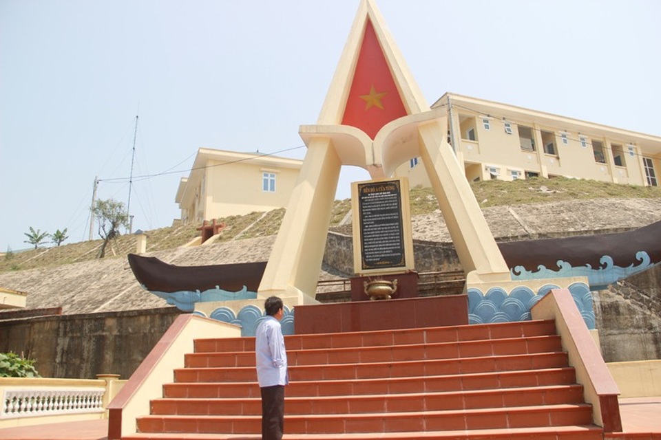 Những “kỳ nhân” làng biển: Băng qua mưa bom bão đạn chở bộ đội vượt sông - 5 Về thăm bến đò A, lòng ông Thanh bỗng bồi hồi cảm xúc về thời kỳ ác liệt