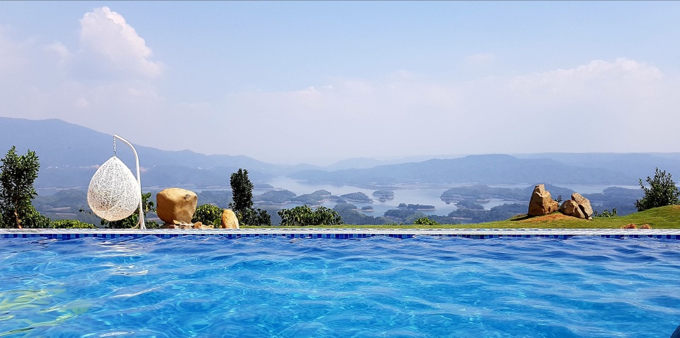 Được biết, Khu bảo tồn thiên nhiên Tà Đùng đã được quy hoạch thành khu du lịch sinh thái văn hóa. Tuy nhiên, tới thời điểm này dự án vẫn chưa được tiến hành nên Tà Đùng vẫn giữ được nét hoang sơ, kỳ vỹ như vốn có.