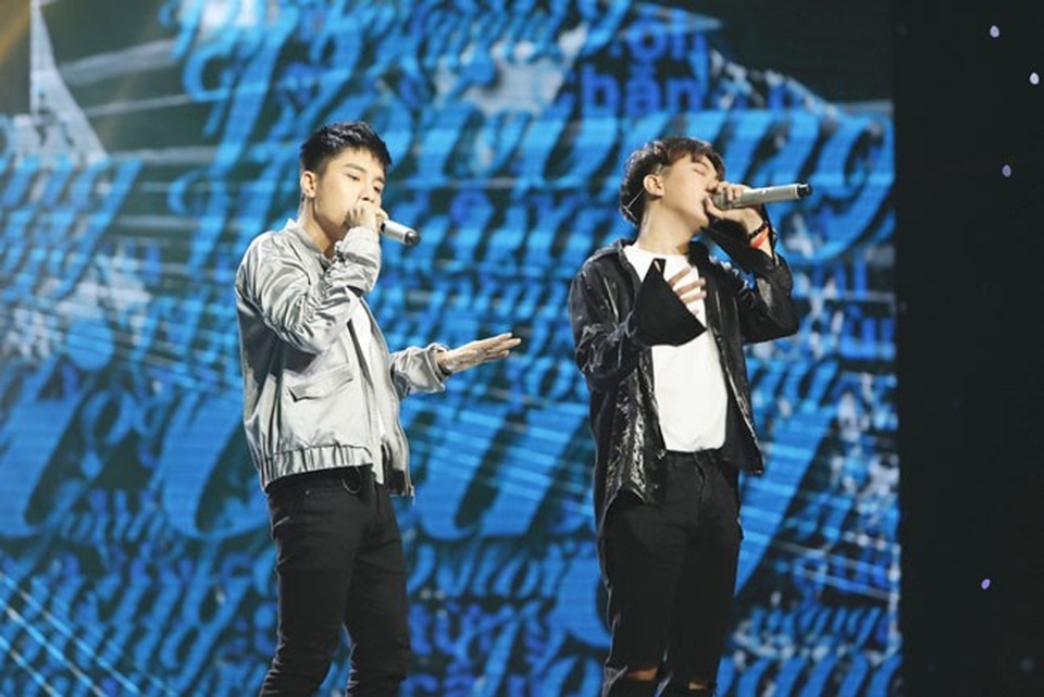 Chàng trai giống Sơn Tùng M-TP gây chú ý tại Sing My Song - 1 Juun Đăng Dũng và R.Tee.