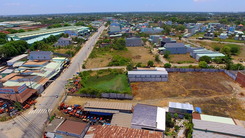 Người dân vẫn bị thu hồi đất sau hàng loạt quyết định giải quyết khiếu nại tại Long An! - 1 Khi triển khai dự án KDC Mỹ Yên, ở giai đoạn 1, bà Bé bị thu hồi diện tích 3.596m2 (một phần thửa 437 diện tích 2.422 m2 và thửa 472 diện tích 1.174 m2). Giai đoạn 2, bà Bé bị thu hồi phần diện tích còn lại của thửa 437 diện tích 1.554 m2.