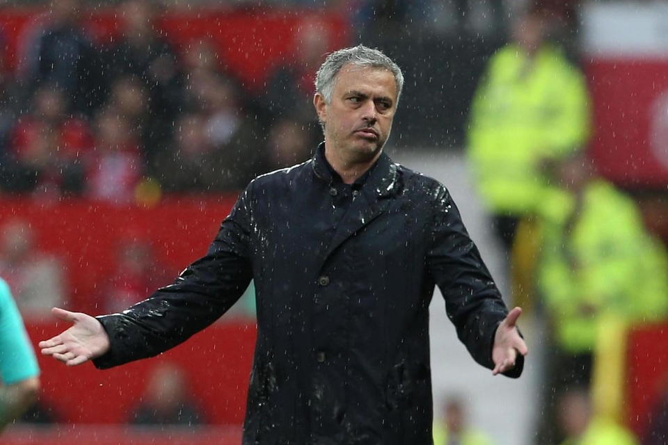 Nhìn lại thất bại cay đắng của MU trước West Brom - 17
Sự thất vọng của Mourinho khi các học trò bị dẫn bàn