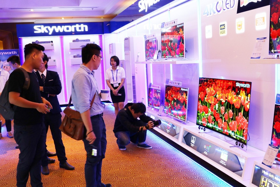 Skyworth Việt Nam được vinh danh tại giải thưởng Rồng Vàng lần thứ 17 - 3 Các sản phẩm của Skyworth luôn thu hút đông đảo sự quan tâm tại thị trường Việt Nam