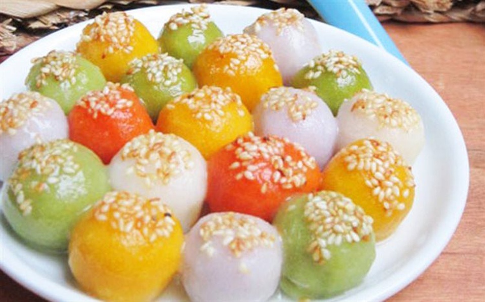 Tết Hàn thực 3/3 âm lịch: Vì sao phải cúng bánh trôi, bánh chay? - 3 Việc dùng bánh trôi, bánh chay nhiều màu sắc để thắp hương không đúng với nguyên gốc và những ý nghĩa tốt đẹp của Tết Hàn thực