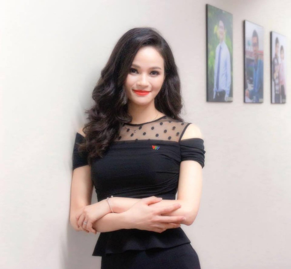 Tiết lộ hình ảnh không lên sóng của BTV Thu Hương “Chuyển động 24h” - 6 BTV Thu Hương sở hữu ngoại hình nổi trội, gây ấn tượng.