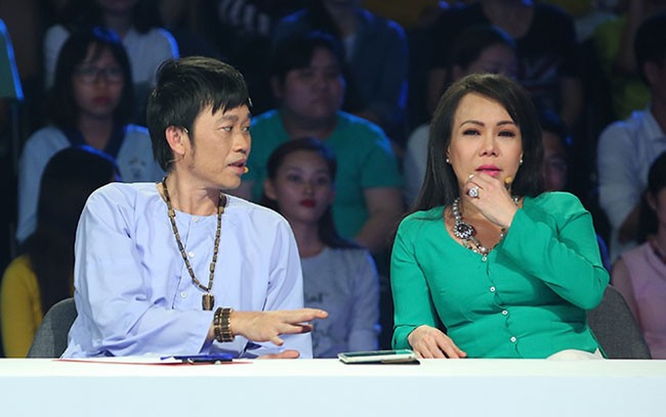Việt Hương rớt nước mắt vì tình yêu của vợ chồng hát rong khiếm thị - 3 ... khiến danh hài Việt Hương bật khóc vì quá nể phục.