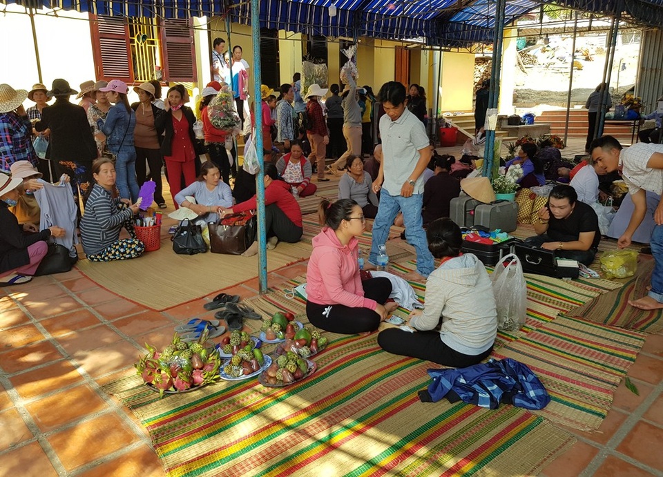Hàng nghìn người dự lễ hội “Thiên Y Thánh Mẫu” ở Khánh Hòa - 4 Hàng nghìn người dự lễ hội “Thiên Y Thánh Mẫu” ở Khánh Hòa - 4