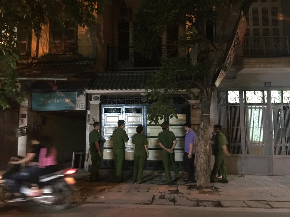 Khám nhà cựu Trung tướng Tình báo Phan Hữu Tuấn - 5 Khám nhà cựu Trung tướng Tình báo Phan Hữu Tuấn - 5