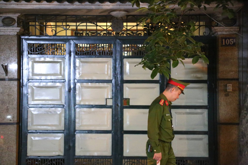 Khám nhà cựu Trung tướng Tình báo Phan Hữu Tuấn - 1 Khám nhà cựu Trung tướng Tình báo Phan Hữu Tuấn - 1
